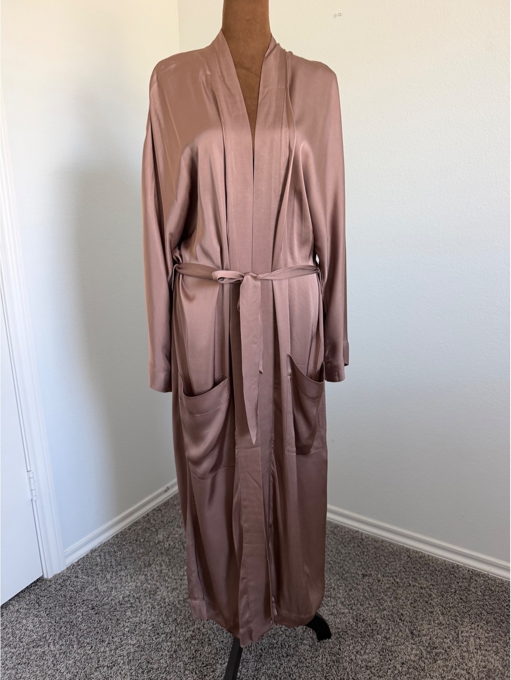 Wilfred Long Sleeve Belted Patch Pockets Dusty Rose Satin Robe Women's Size L